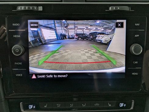 Used 2019 Volkswagen Golf R 4-Door image 34