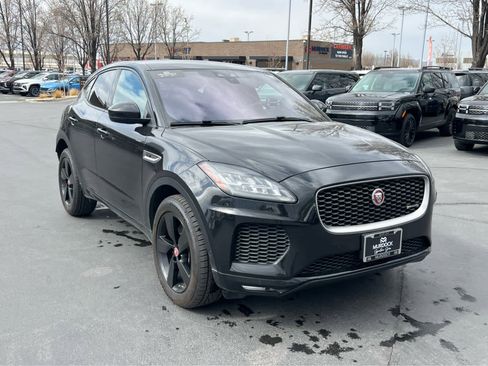 Used 2019 Jaguar E-PACE R-Dynamic SE image 4