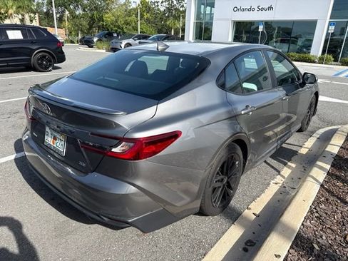 Used 2025 Toyota Camry SE FWD image 9