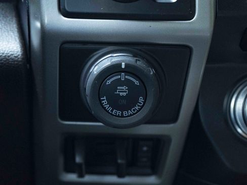 Used 2017 Ford F150 King Ranch w/ Equipment Group 601A Luxury AWD/4WD image 38