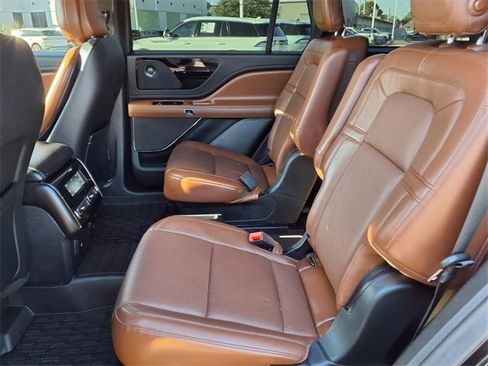 Certified 2020 Lincoln Aviator Reserve w/ Elements Package Plus image 8