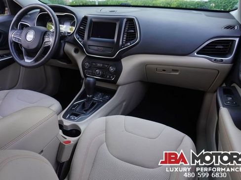 Used 2019 Jeep Cherokee Latitude w/ Popular Appearance Group FWD image 89