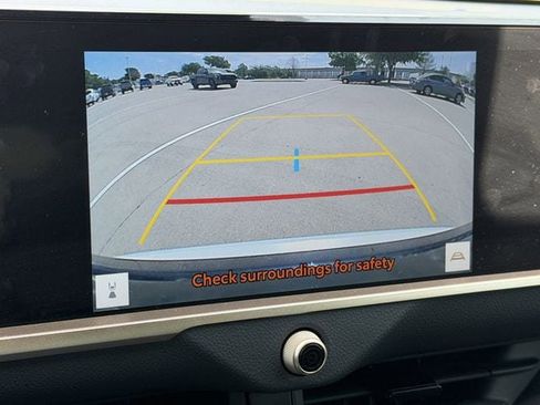 Used 2024 Toyota Crown Limited image 18