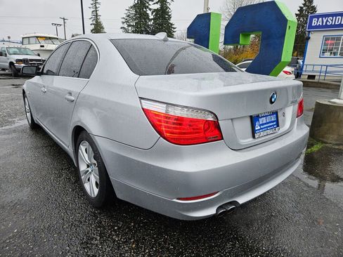Used 2010 BMW 528i xDrive Sedan w/ Premium Pkg image 3