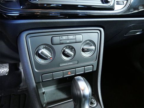 Used 2019 Volkswagen Beetle 2.0T S image 20