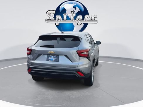 Used 2024 Chevrolet Trax LS image 9