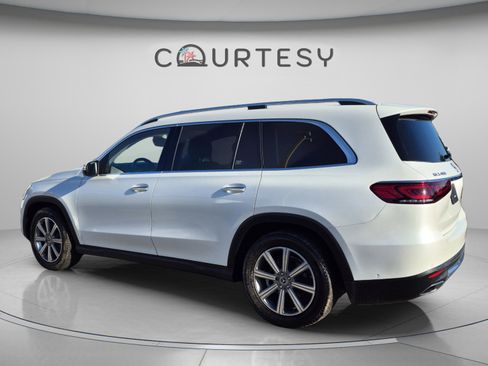 Used 2021 Mercedes-Benz GLS 450 4MATIC image 3
