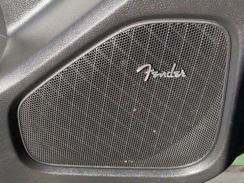 Used 2022 Nissan Frontier SV w/ SV Premium Package image 32