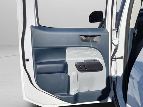 New 2026 Ford Maverick XLT image 25