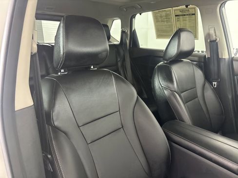 Used 2023 Nissan Rogue SL w/ SL Premium Package image 32