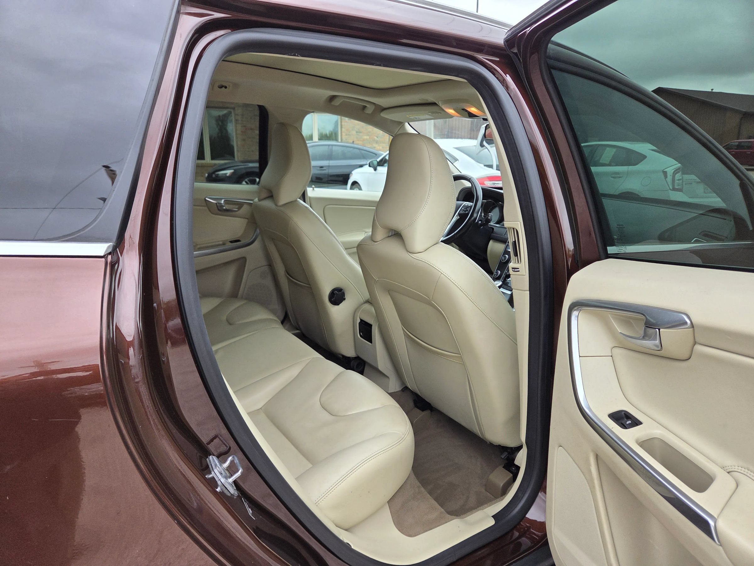 Used 2015 Volvo XC60 T6 Premier Plus AWD/4WD image 20