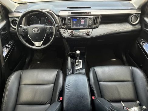 Used 2018 Toyota RAV4 Limited FWD image 9