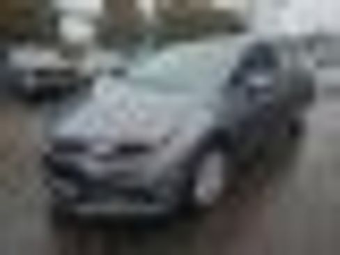 Used 2018 Chevrolet Cruze LT w/ Convenience Package image 3