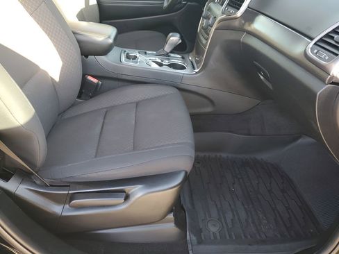 Used 2018 Jeep Grand Cherokee Laredo image 16