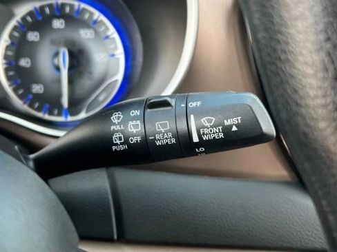 Used 2020 Chrysler Voyager Lxi image 84