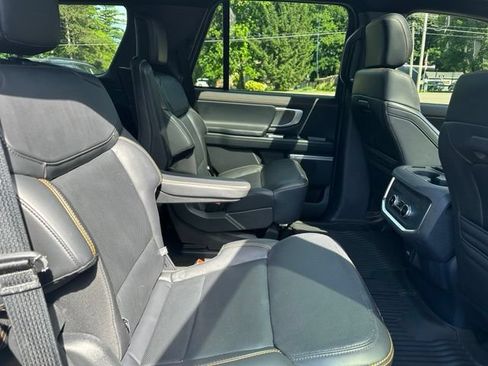 Used 2025 Ford Expedition Tremor AWD/4WD image 20