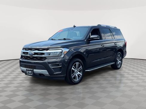 Used 2022 Ford Expedition Limited AWD/4WD image 3