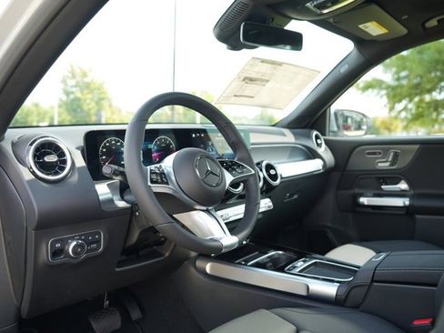 Used 2026 Mercedes-Benz GLB 250 4MATIC image 40