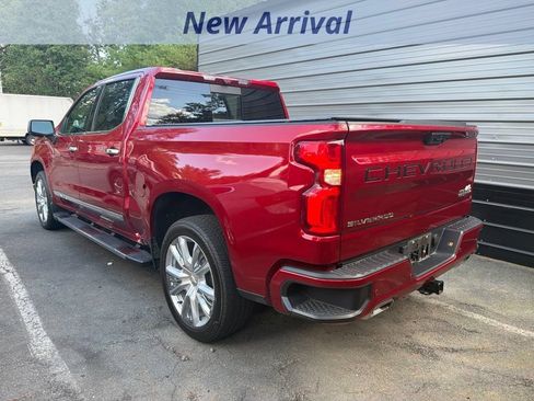 Used 2023 Chevrolet Silverado 1500 High Country w/ High Country Premium Package AWD/4WD image 9