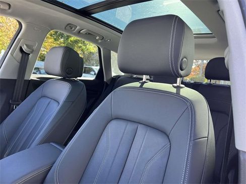 Used 2023 Audi Q5 2.0T Premium Plus w/ Premium Plus Package image 9