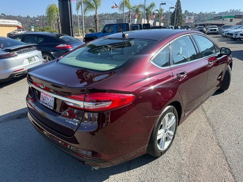 Used 2018 Ford Fusion SE FWD image 11