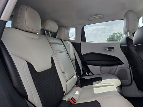 Used 2018 Jeep Compass Latitude w/ Popular Equipment Group AWD/4WD image 28