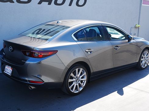 Used 2020 MAZDA MAZDA3 Sedan w/ Preferred Package image 4