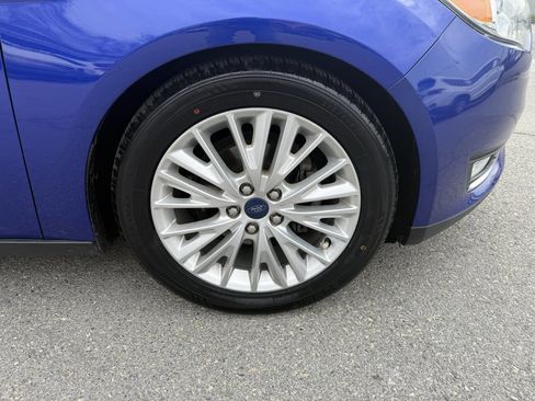 Used 2015 Ford Focus Titanium w/ Titanium Technology Package image 14