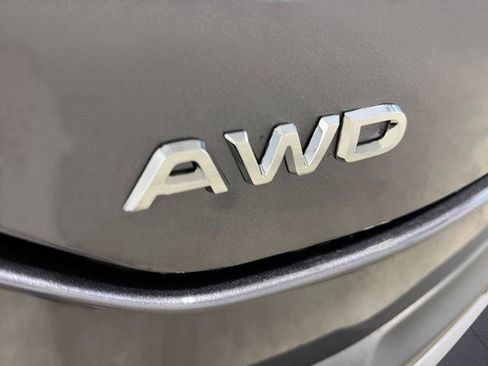 New 2025 Honda Pilot Touring image 6