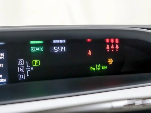 Certified 2022 Toyota Prius LE image 16