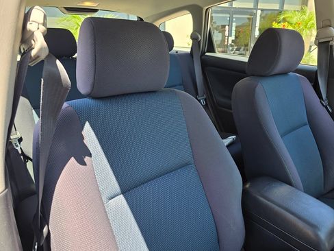 Used 2005 Toyota Matrix XR FWD image 11