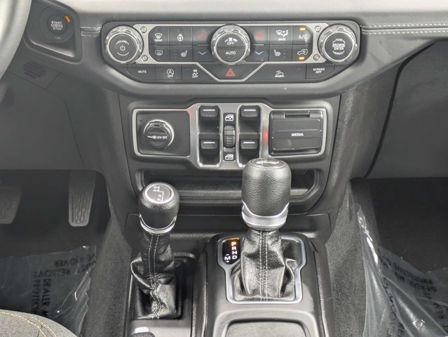 Certified 2026 Jeep Wrangler Unlimited Sahara AWD/4WD image 19