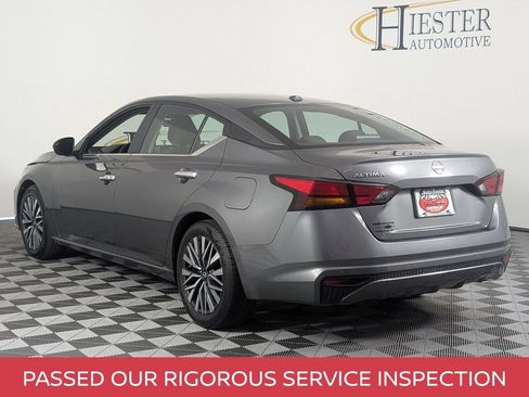 Used 2025 Nissan Altima 2.5 SV FWD image 5