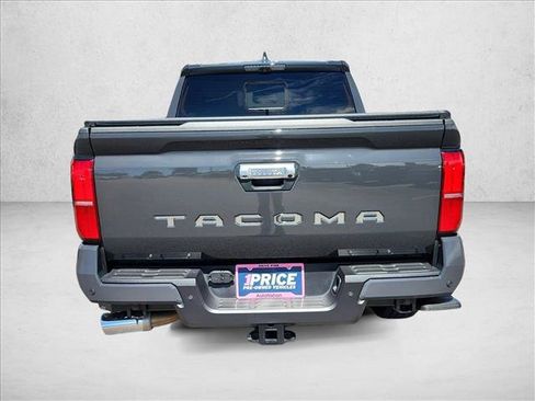 Used 2025 Toyota Tacoma Limited AWD/4WD image 4
