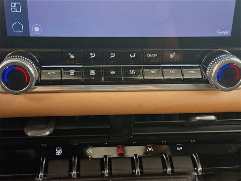 Used 2024 GMC Canyon AT4 image 16