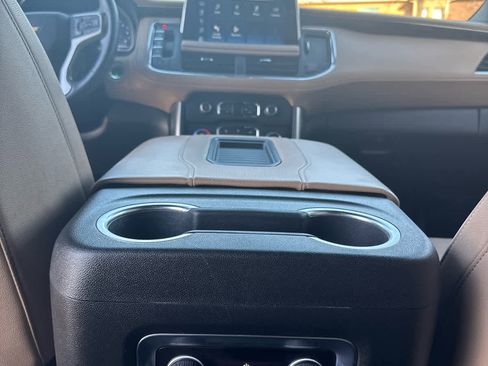 Used 2023 Chevrolet Suburban Premier image 21