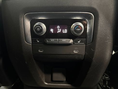 Used 2022 GMC Yukon XL Denali image 37