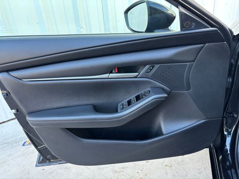 Used 2023 MAZDA MAZDA3 s image 13