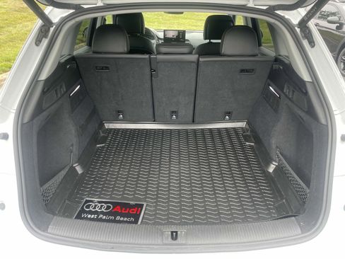Used 2023 Audi Q5 2.0T Premium w/ Convenience Package AWD/4WD image 8