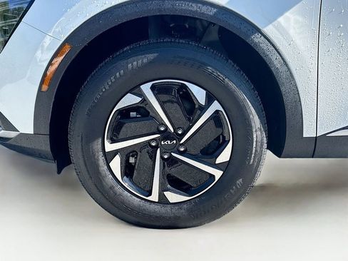 Certified 2025 Kia Sportage LX image 33