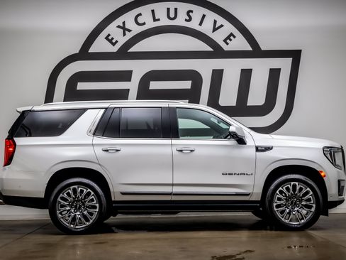 Used 2023 GMC Yukon Denali Ultimate AWD/4WD image 9