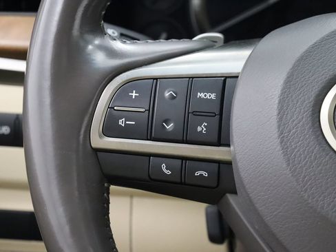 Used 2017 Lexus LX 570 4WD w/ Luxury Package image 18