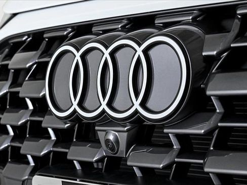 New 2025 Audi Q5 Premium image 3