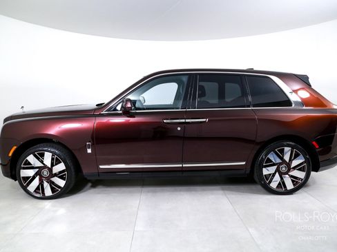 Certified 2025 Rolls-Royce Cullinan image 3