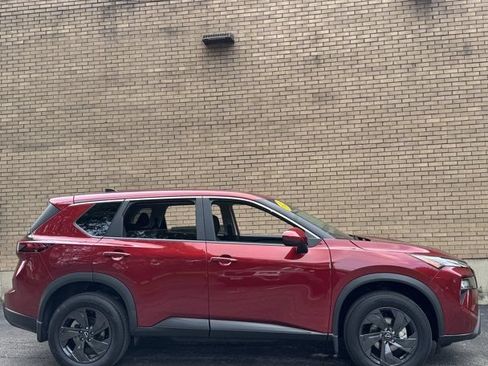 Used 2026 Nissan Rogue SV AWD/4WD image 5