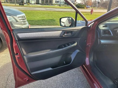 Used 2017 Subaru Legacy 2.5i Premium image 11