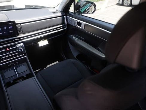 Certified 2025 Hyundai Santa Fe SE w/ Tow & Go Package image 27