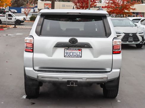 Used 2019 Toyota 4Runner TRD Off-Road image 3