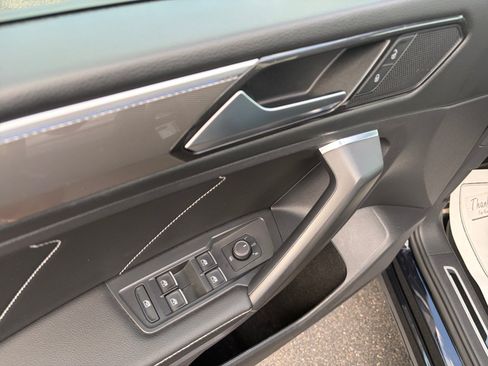 Certified 2023 Volkswagen Tiguan SE R-Line AWD/4WD image 13
