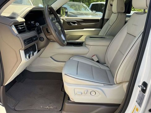 Used 2023 GMC Yukon XL Denali AWD/4WD image 22